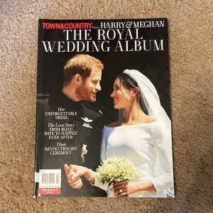 Harry Winston Elegant White Jewelry Collection